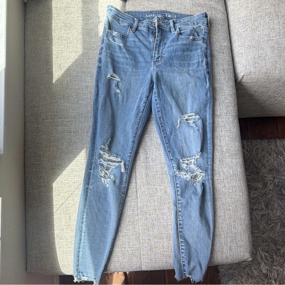 American Eagle Outfitters Light Blue Distressed Skinny Jeans